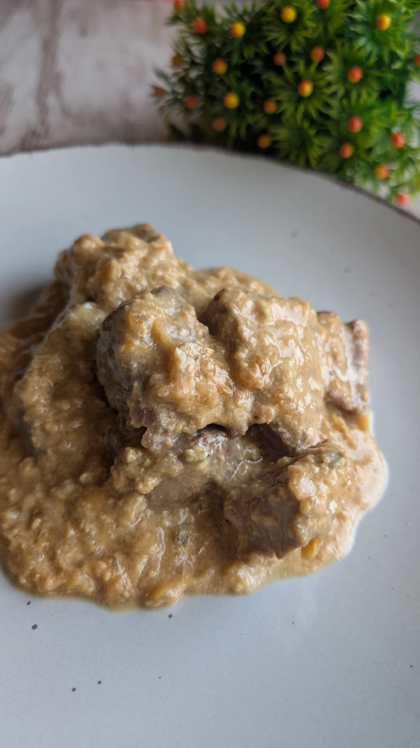 Ternera, queso azul, salsa