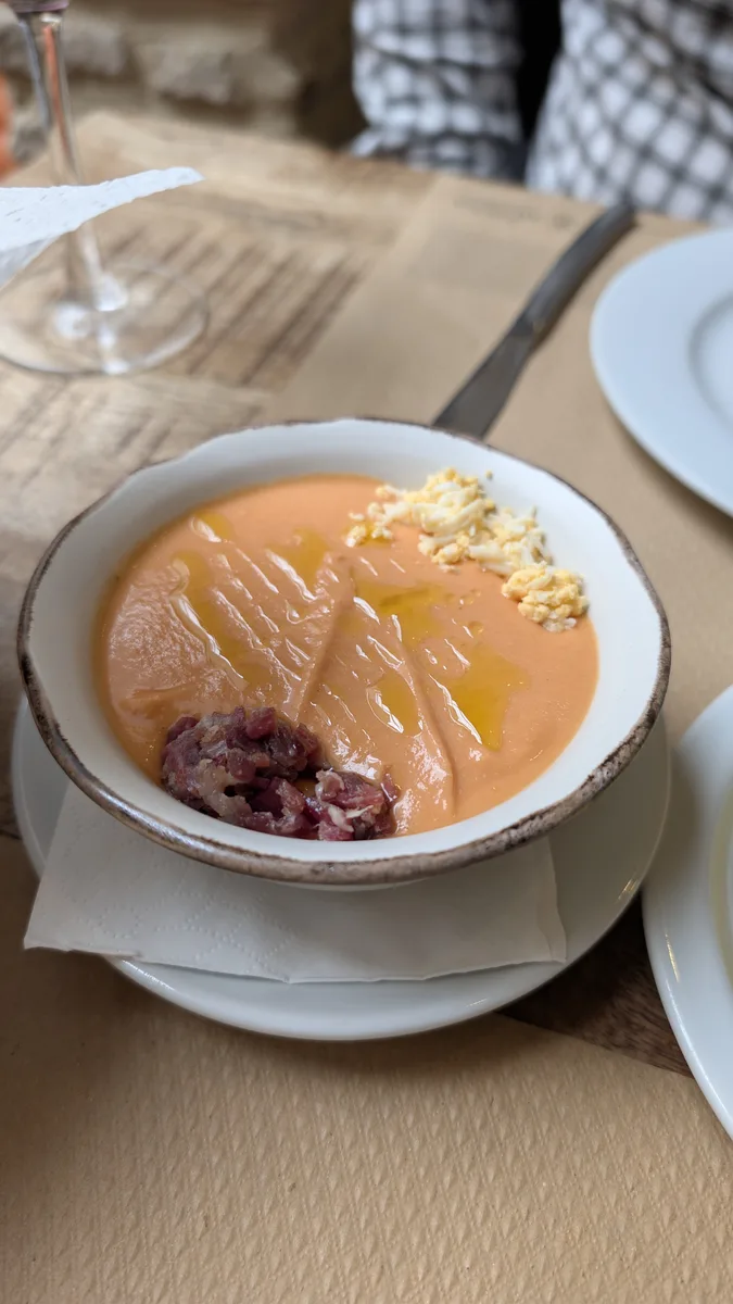 Salmorejo cordobés en Bodegas Mezquita, Córdoba