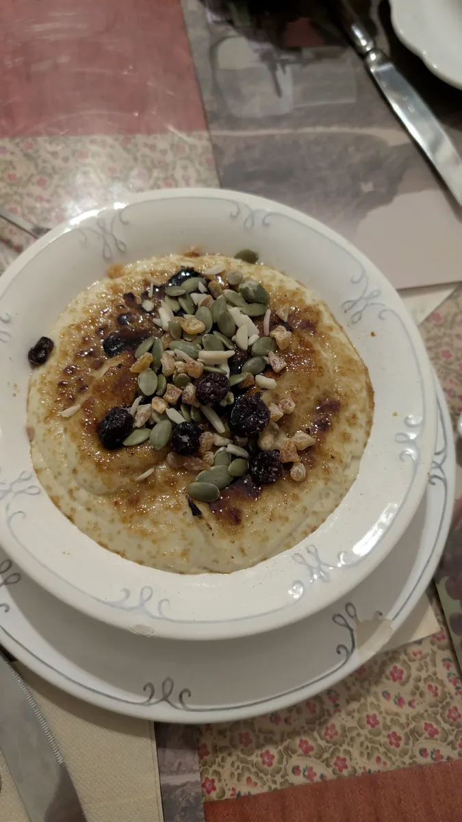Mazamorra caramelizada con frutos secos en El Patio de María, Córdoba