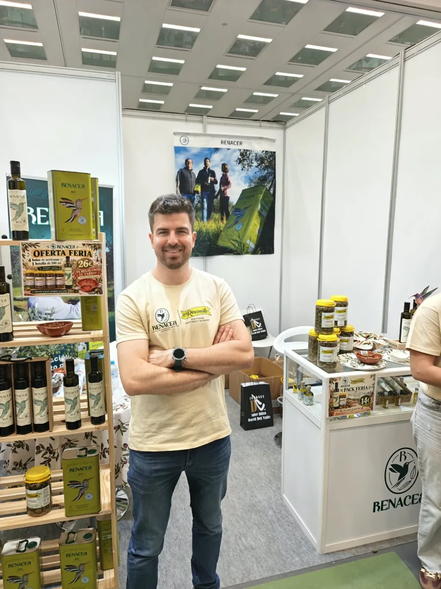 Stand de Aceites Renacer y aceitunas El Rinconcillo en Sabor a Córdoba 2026