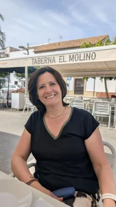 Paqui de Cocineando y Más en la terraza de Taberna El Molino, La Carlota